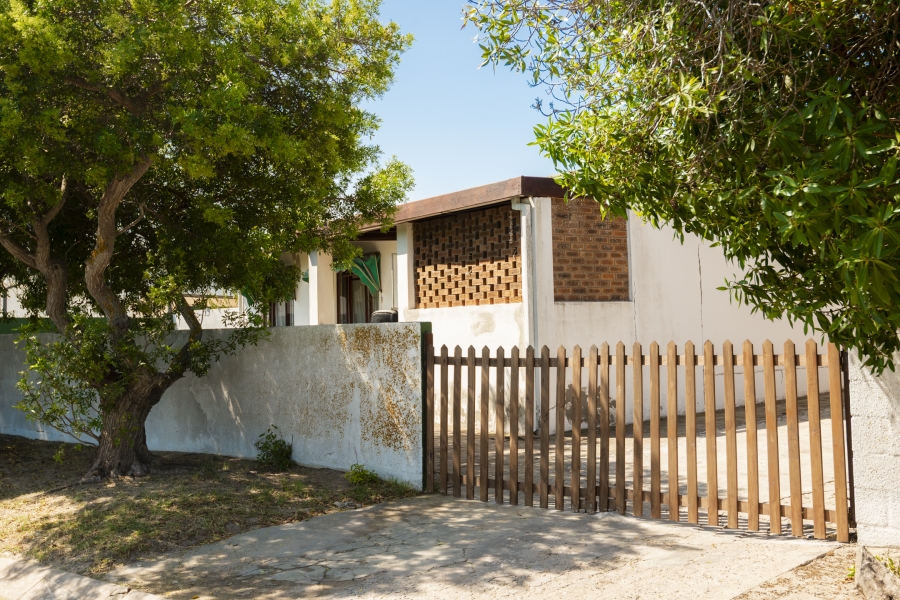 3 Bedroom Property for Sale in Middedorp Western Cape